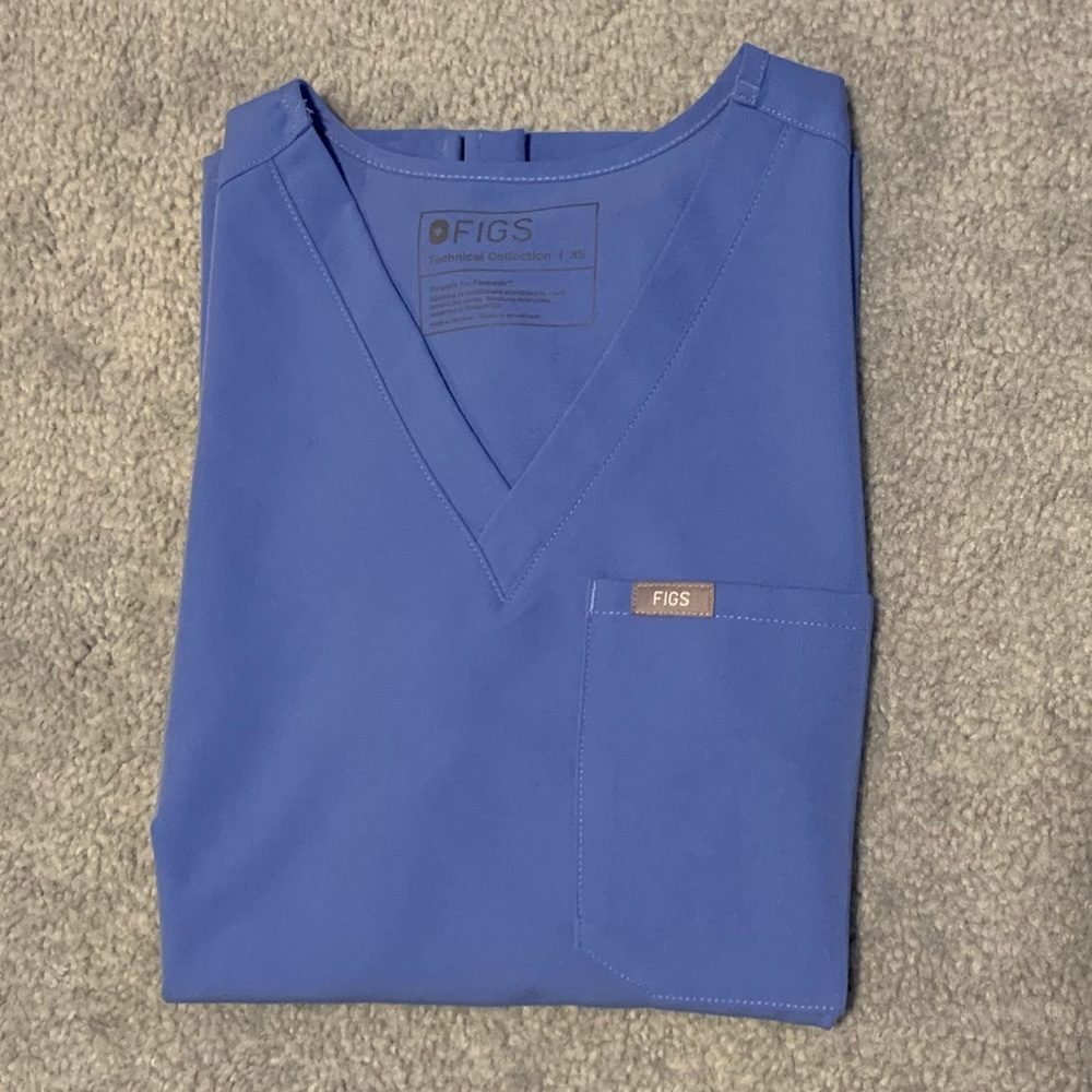 Like new Ceil blue Catarina FIGS scrub top